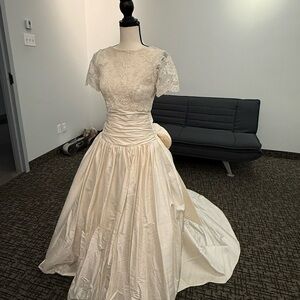 Beautiful off white wedding dress